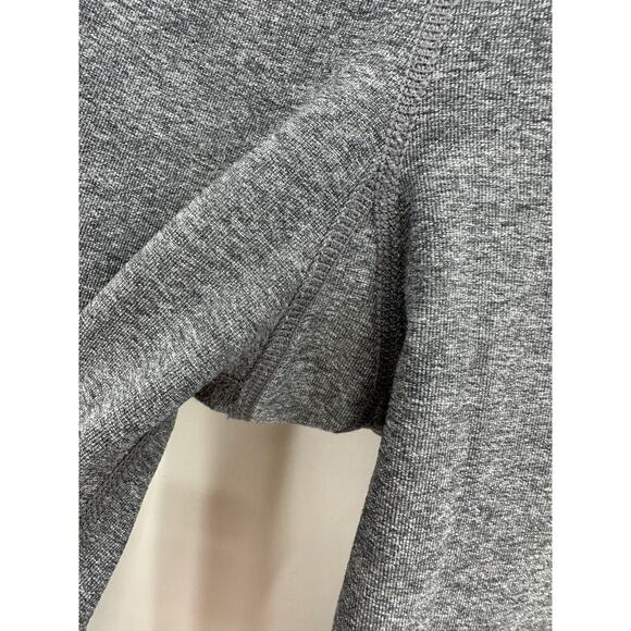 Lululemon Grey Flare Leg Cropped Pull On Activewear Capri Pants Women's Size 4 - Picture 5 of 6